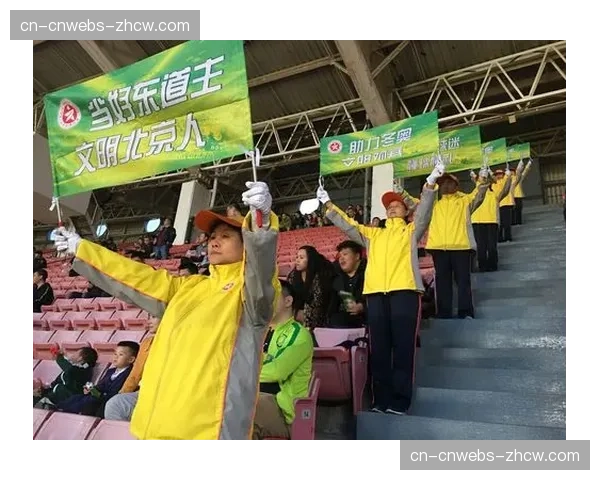 赛场花絮:运动员热身池现“友谊墙”,各国选手交换徽章与签名 赛场花絮:运动员热身池现“友谊墙”,各国选手交换徽章与签名